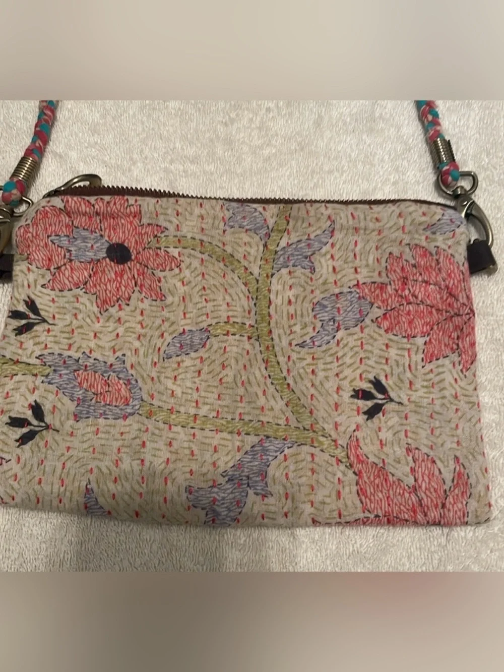 Sari Bari crossbody/wristlet Floral Embroidered Crossbody Bag - Pink & Cream